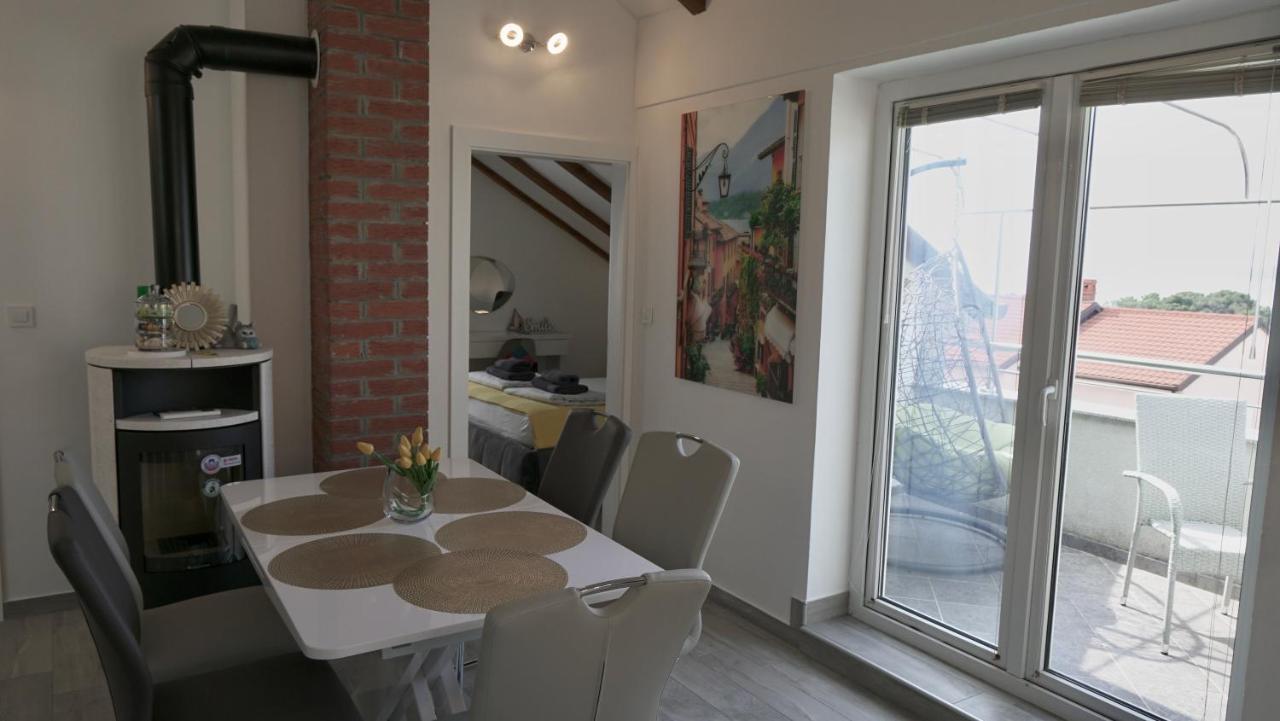 Apartments Bestak Krk Town Bagian luar foto