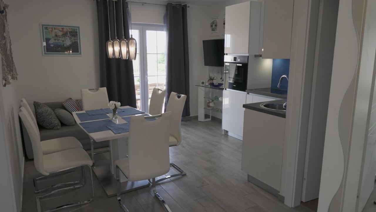 Apartments Bestak Krk Town Bagian luar foto