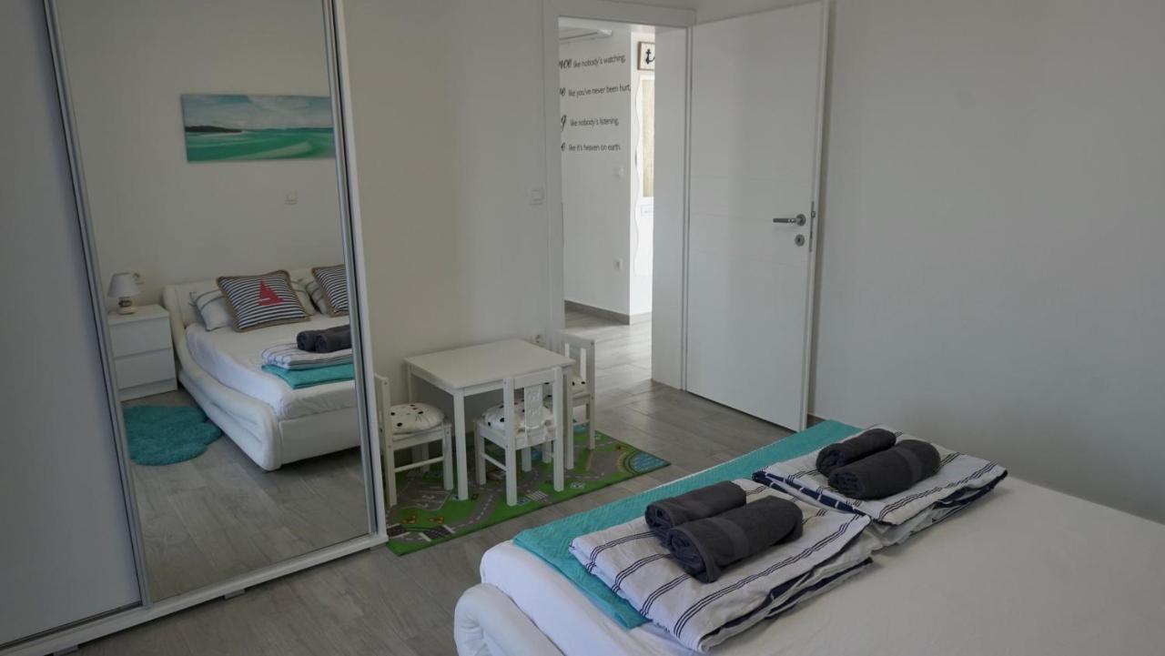 Apartments Bestak Krk Town Bagian luar foto