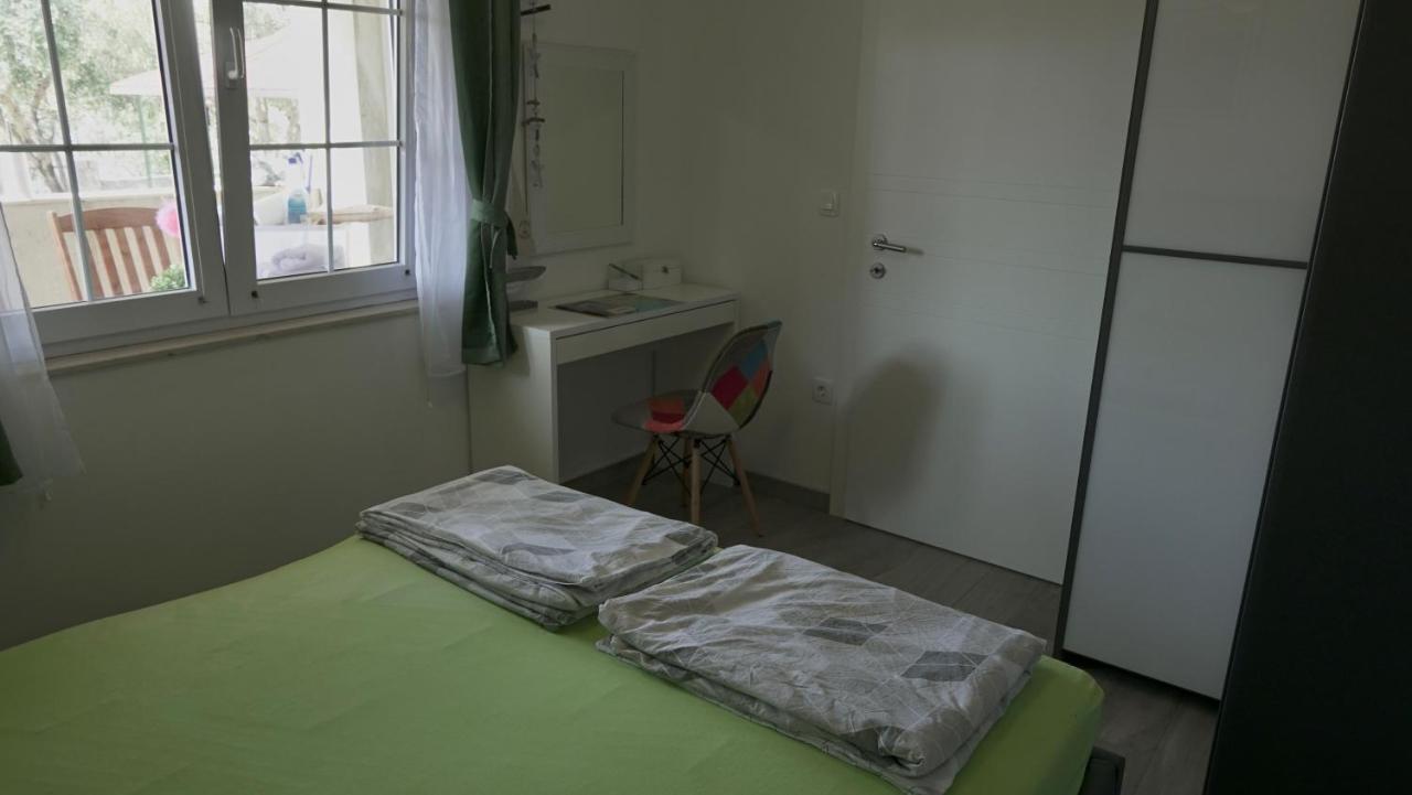 Apartments Bestak Krk Town Bagian luar foto